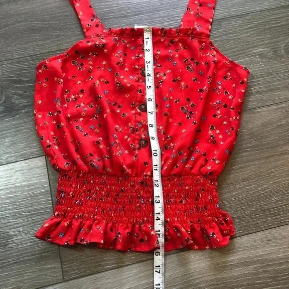 Sienna Sky Red Floral Cropped Tank Top Blouse Size Small - Picture 3 of 11
